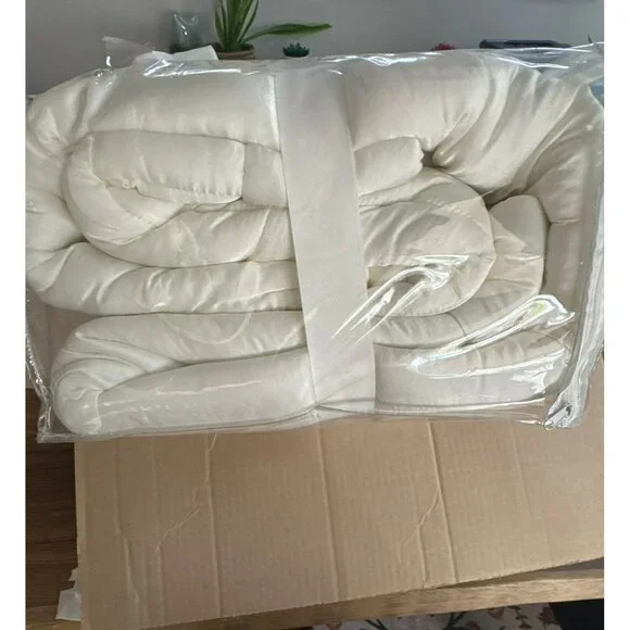 Pottery Barn Portia Full/Queen Ivory Quilt Cotton Silk Box Style New - Picture 6 of 7